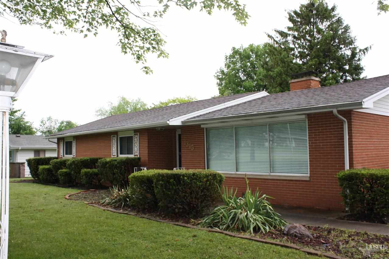 1315 Pelham Dr, Fort Wayne, IN 46825 photo 1