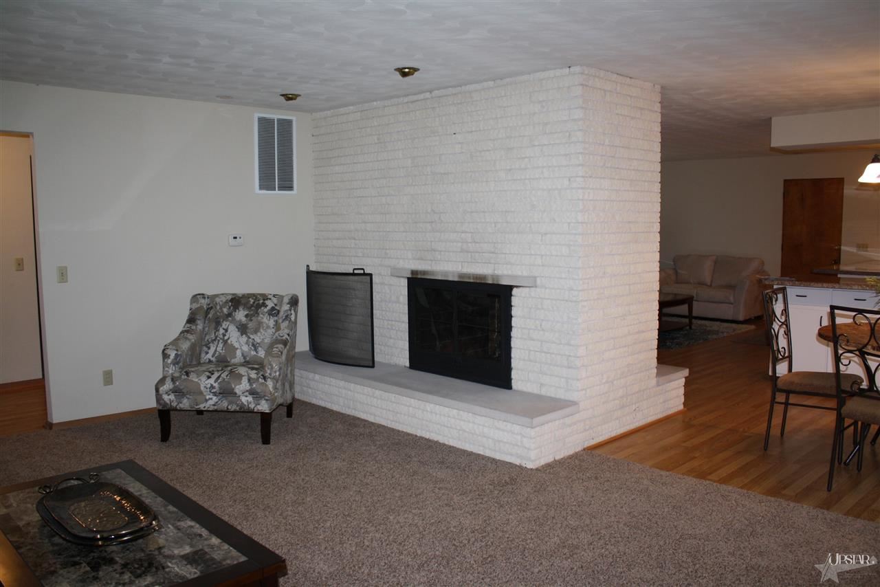 1315 Pelham Dr, Fort Wayne, IN 46825 photo 4