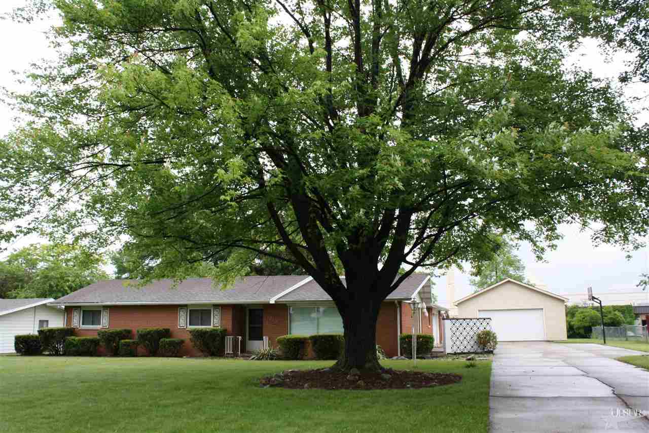1315 Pelham Dr, Fort Wayne, IN 46825 photo 2