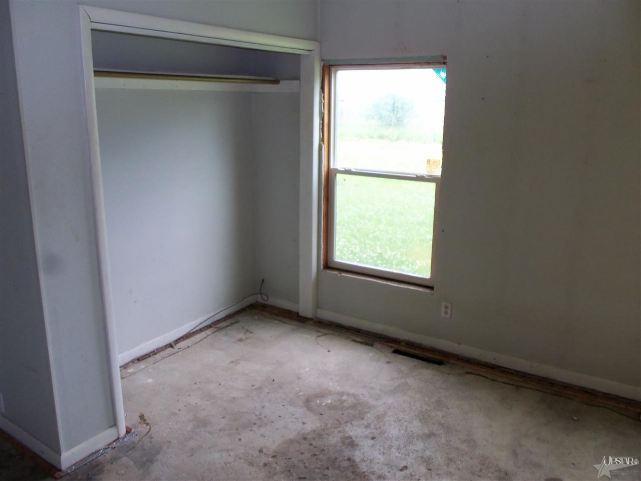 429 Walnut St, Butler, IN 46721 photo 4