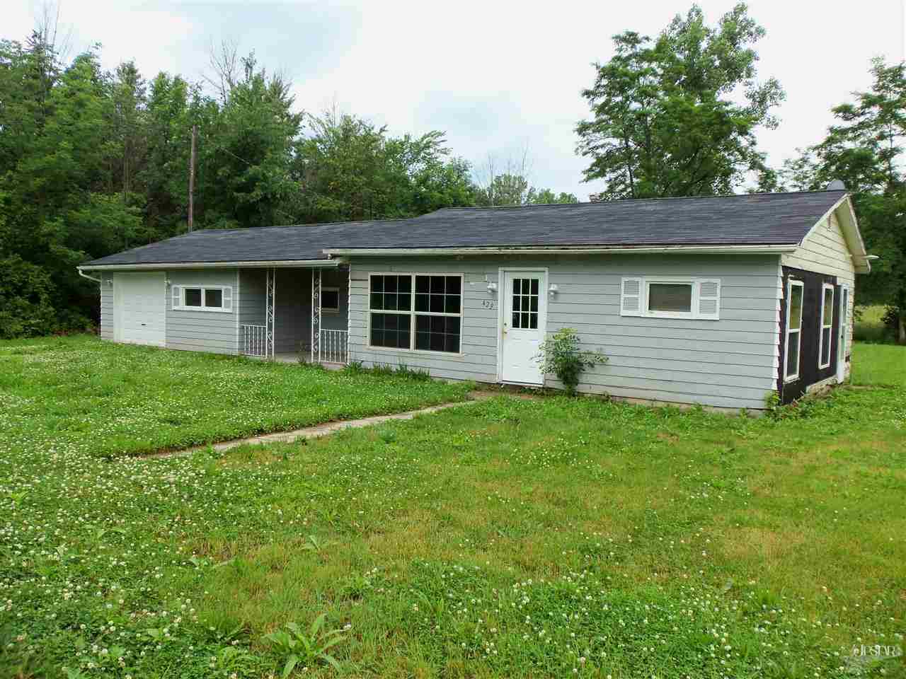 429 Walnut St, Butler, IN 46721 photo 1