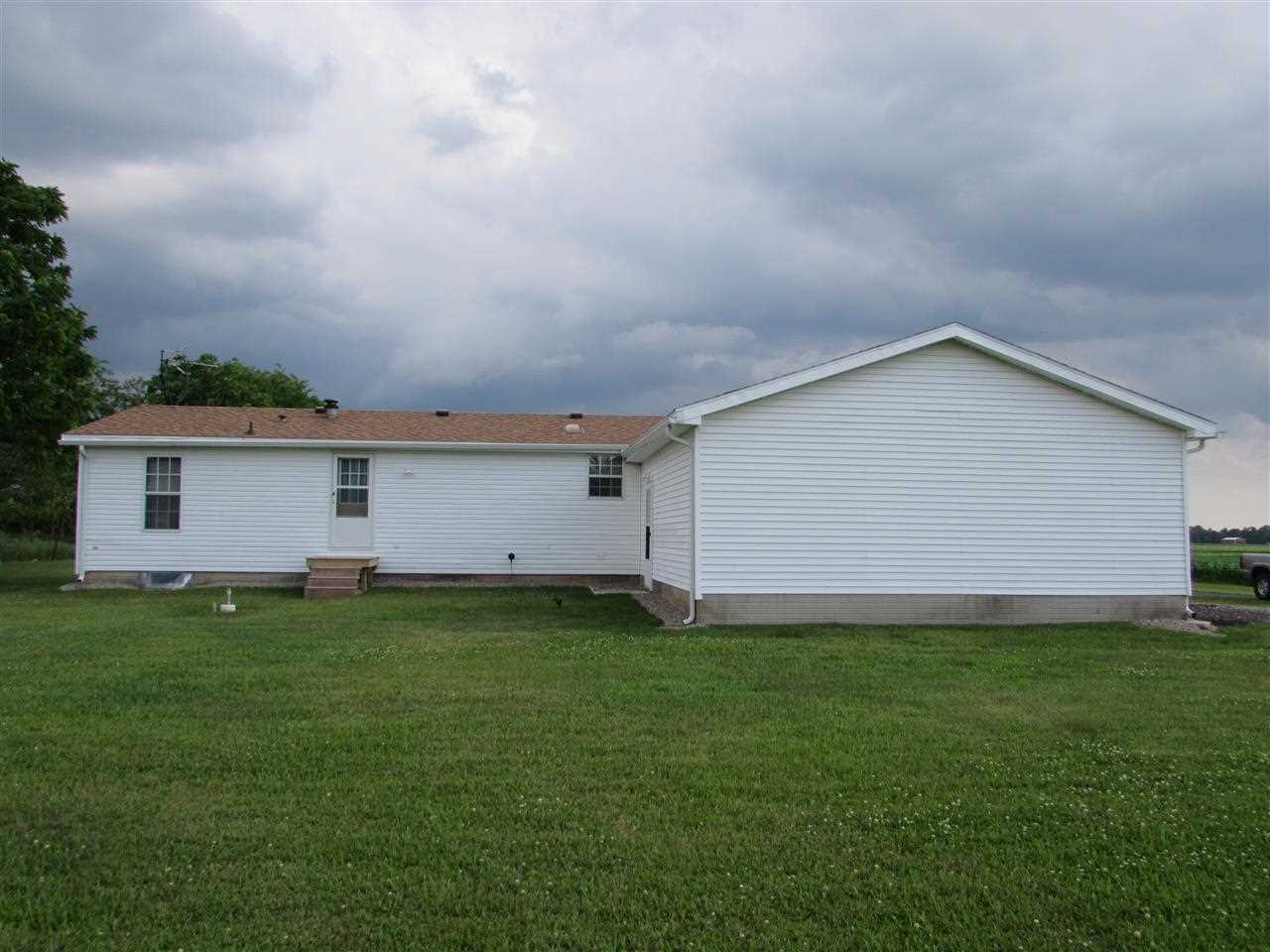 6470 E 600 N, Howe, IN 46746 photo 3