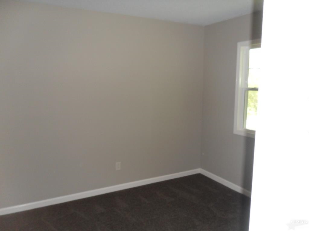 5019 Cloverbrook Dr, Fort Wayne, IN 46806 photo 9