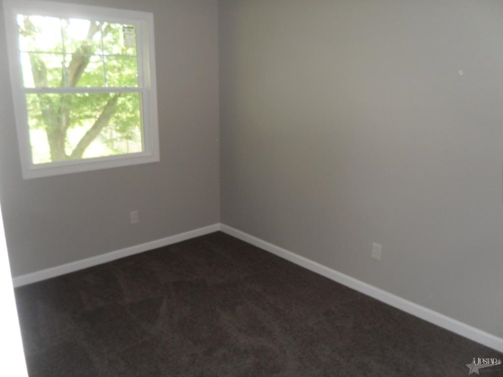 5019 Cloverbrook Dr, Fort Wayne, IN 46806 photo 13