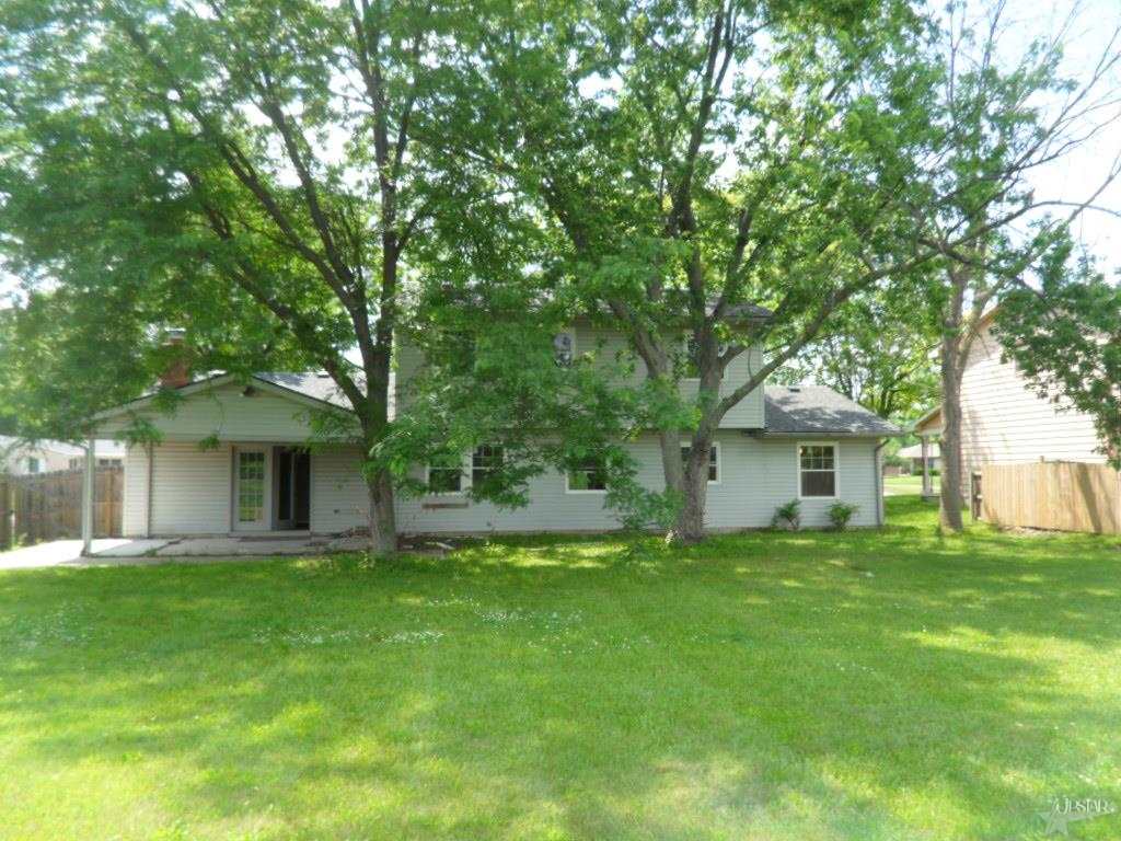 5019 Cloverbrook Dr, Fort Wayne, IN 46806 photo 2