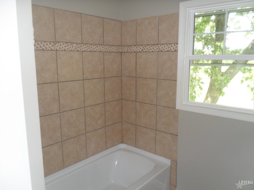5019 Cloverbrook Dr, Fort Wayne, IN 46806 photo 10