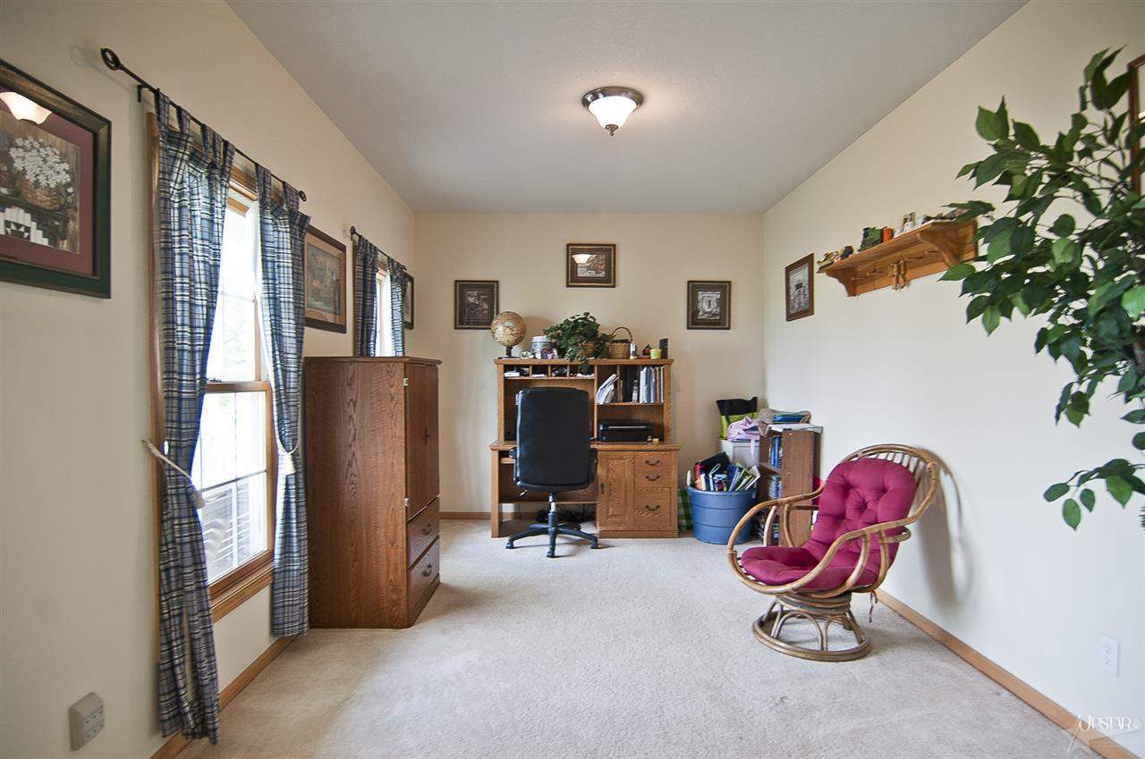 7551 S Meridian Rd, Columbia City, IN 46725 photo 4