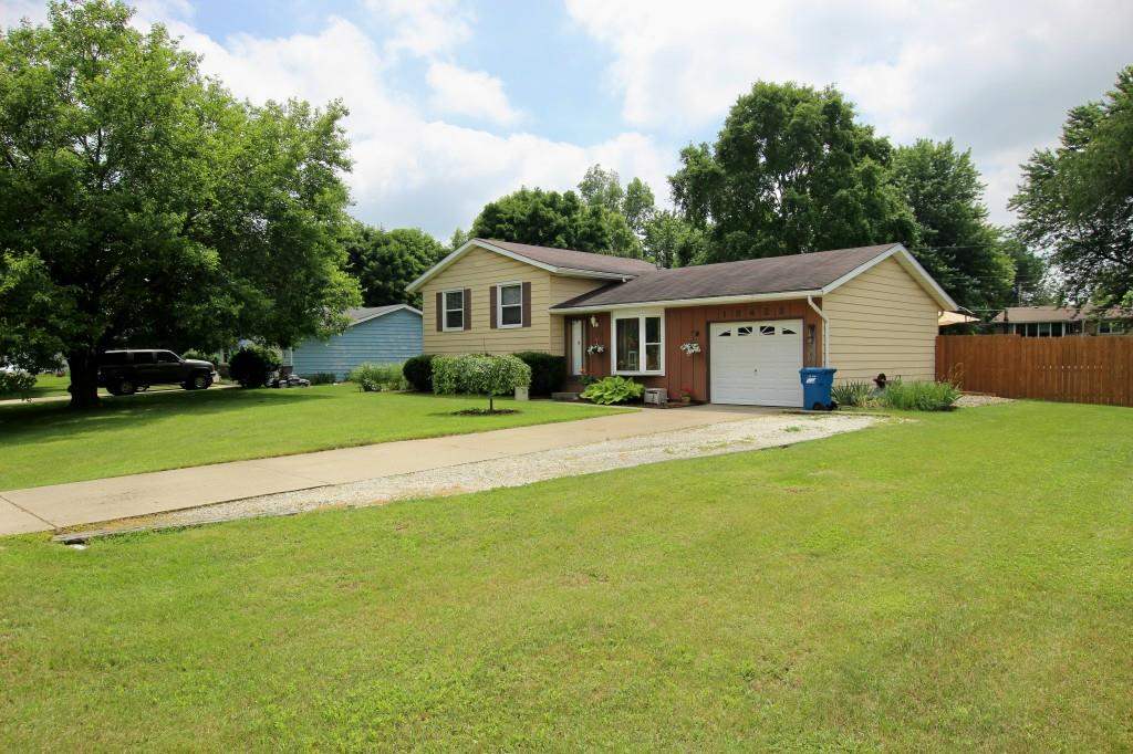 18422 Brewster Dr, Bristol, IN 46507 photo 1