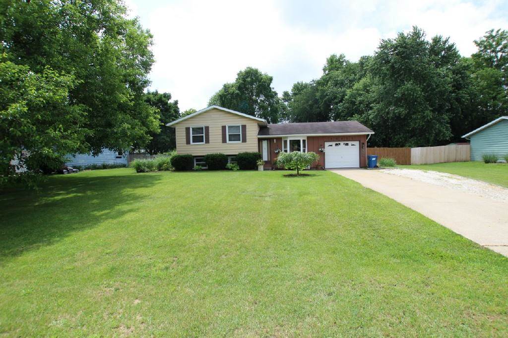 18422 Brewster Dr, Bristol, IN 46507 photo 2