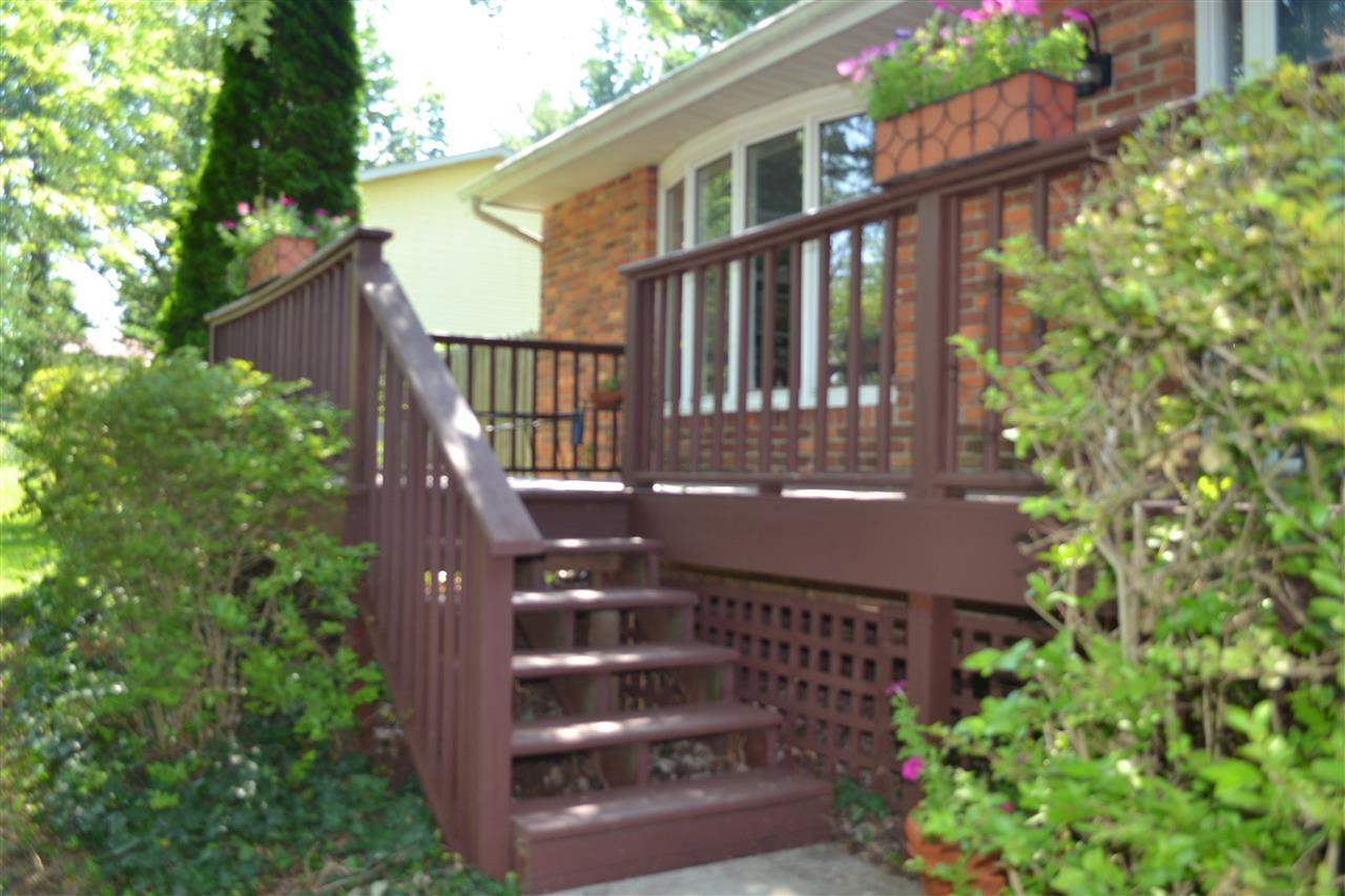 2104 E Arden Dr, Bloomington, IN 47401 photo 2