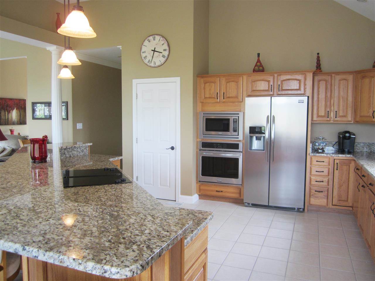 1900 Lakes Edge Dr, Newburgh, IN 47630 photo 8
