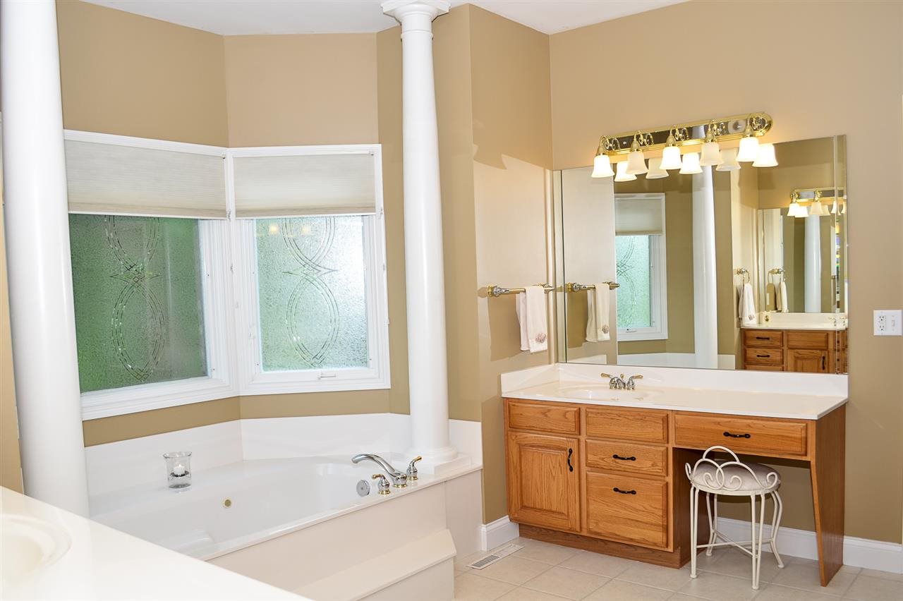 1900 Lakes Edge Dr, Newburgh, IN 47630 photo 14
