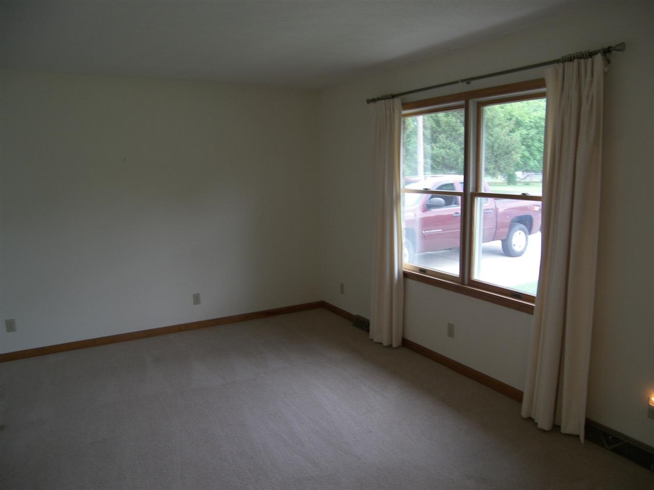1882 W Carter St, Kokomo, IN 46901 photo 2