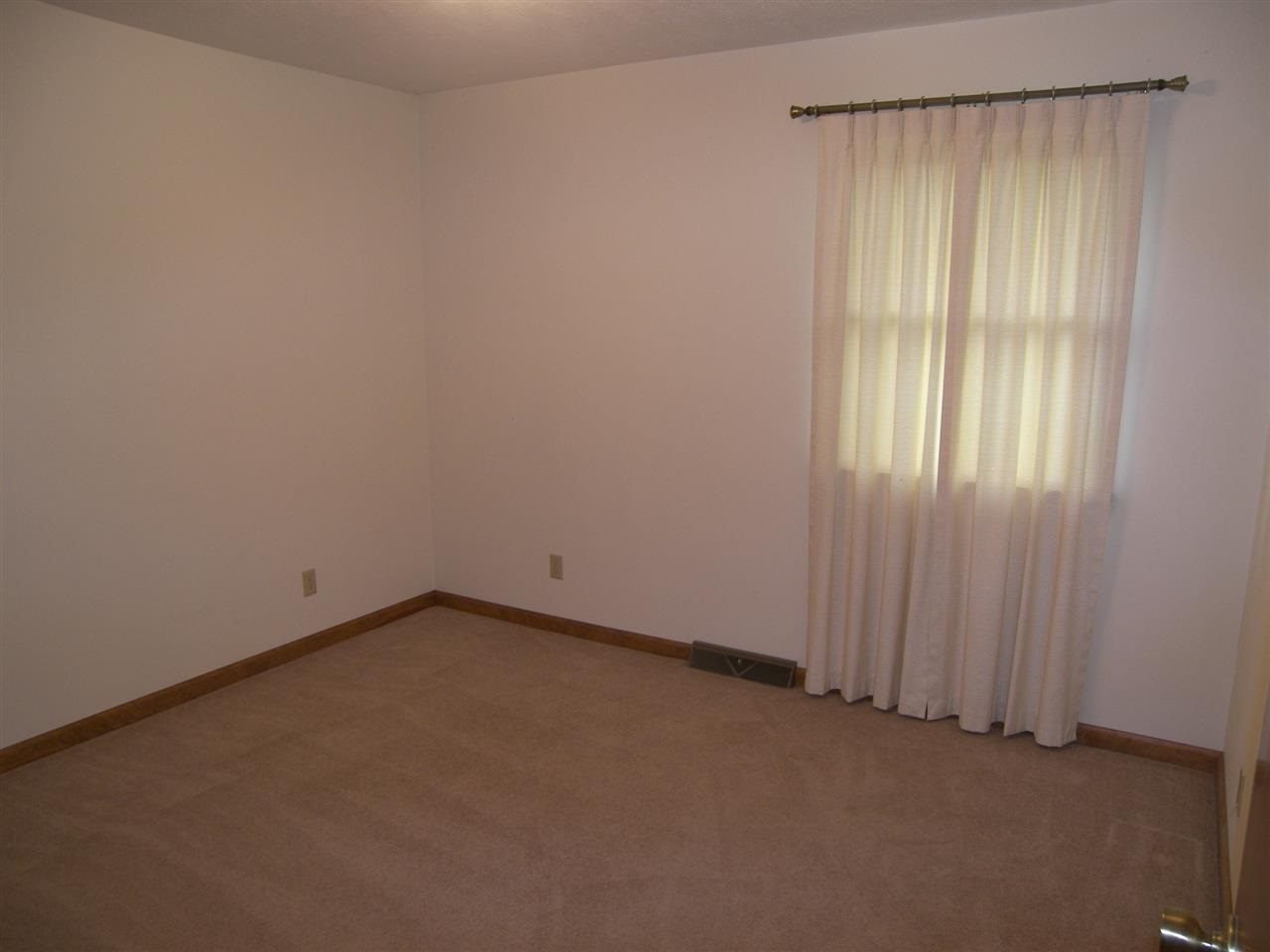 1882 W Carter St, Kokomo, IN 46901 photo 9