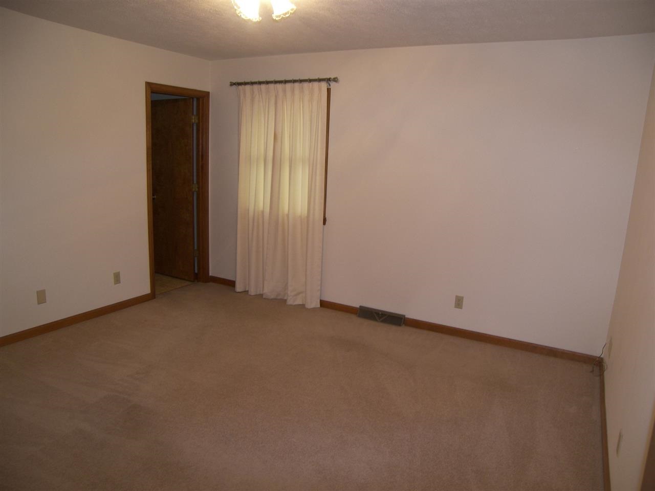 1882 W Carter St, Kokomo, IN 46901 photo 5