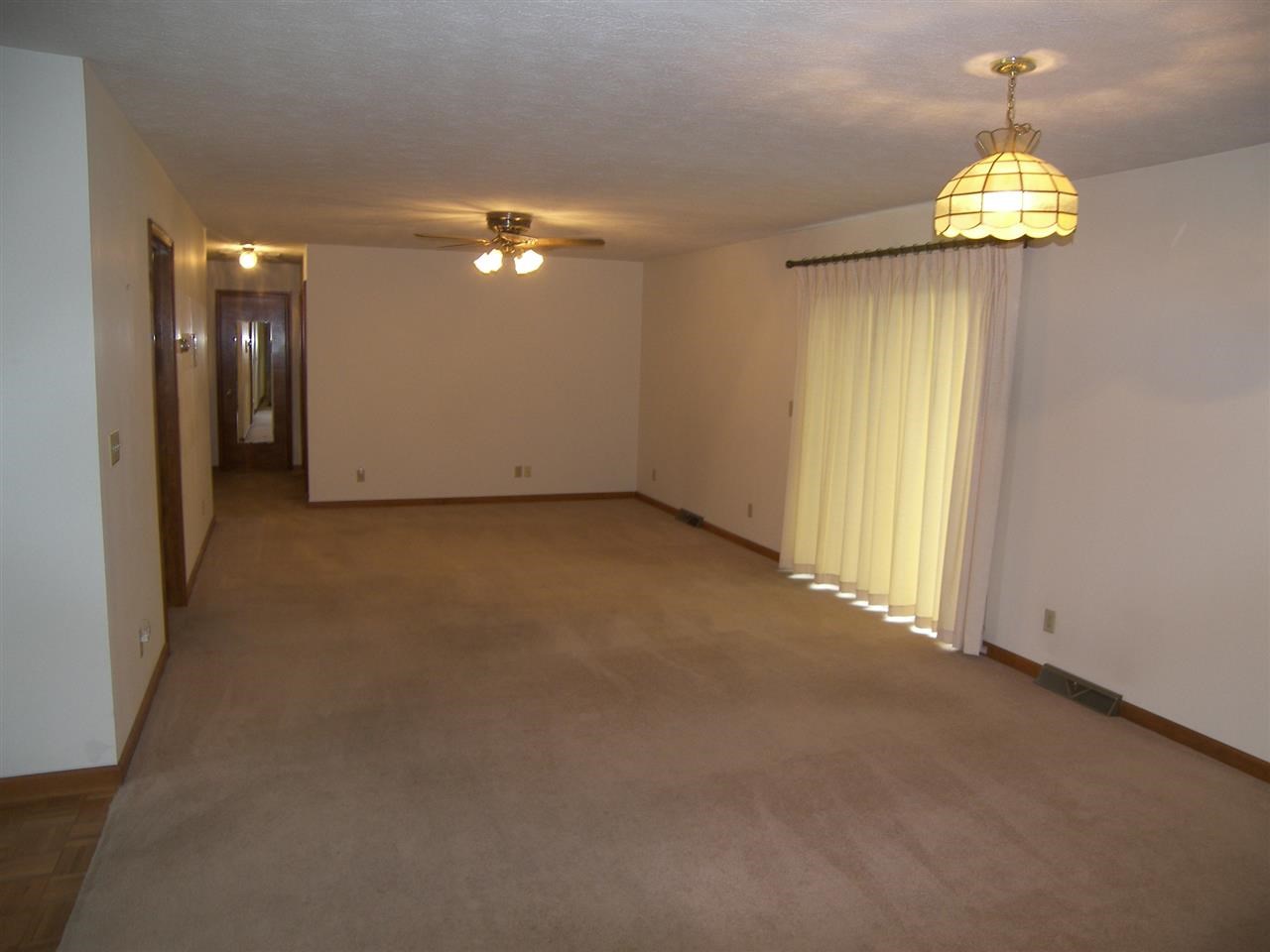 1882 W Carter St, Kokomo, IN 46901 photo 4