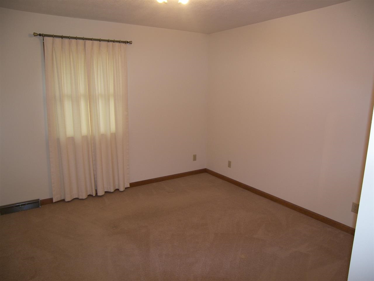 1882 W Carter St, Kokomo, IN 46901 photo 8