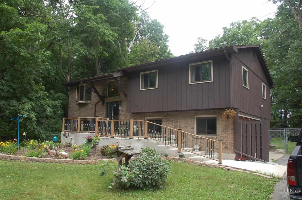 4208 Luzena Ln, Fort Wayne, IN 46818 photo 1