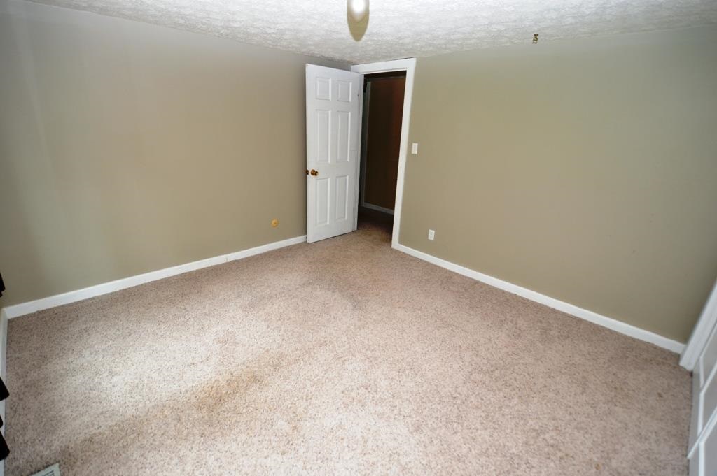 1779 E Hickory Brook Ln, Frankfort, IN 46041 photo 17