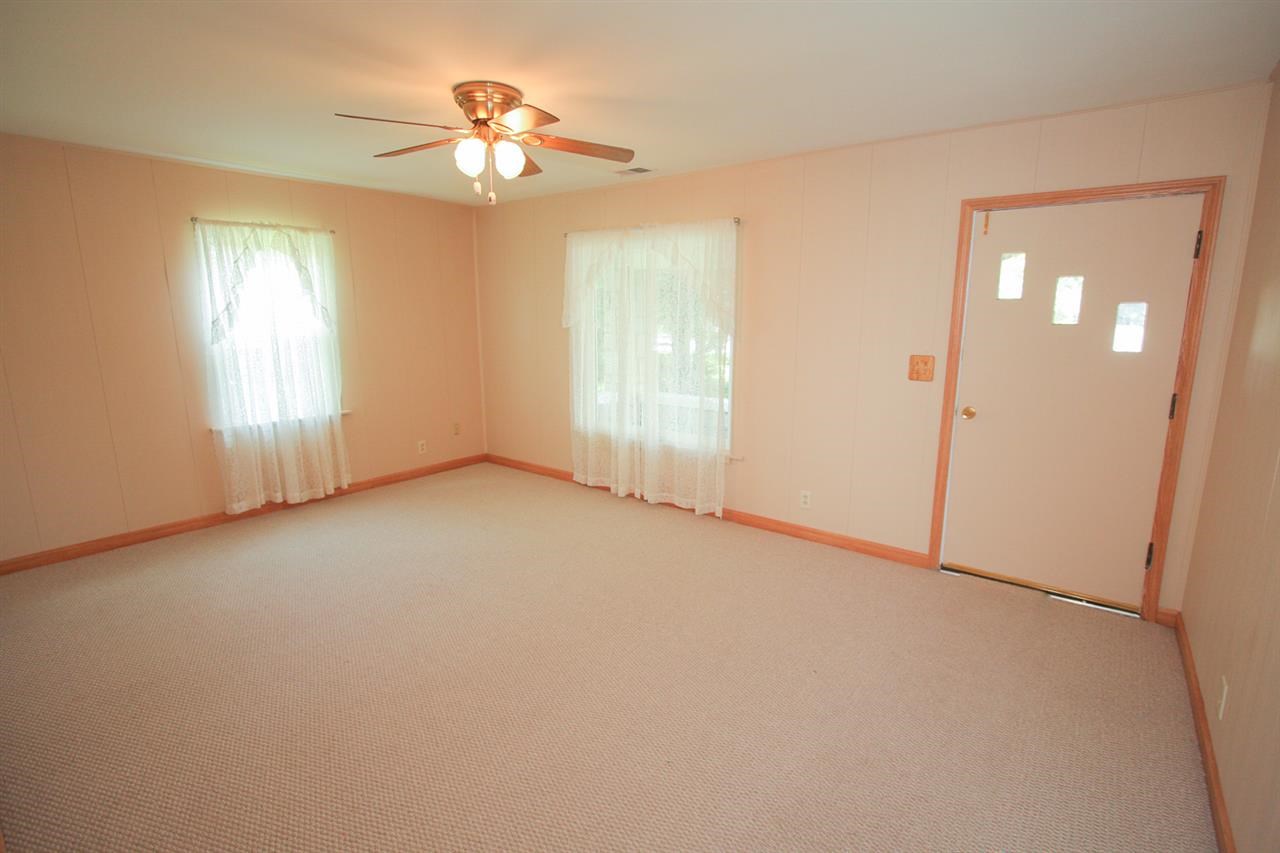 1907 N Weinbach Ave, Evansville, IN 47711 photo 5