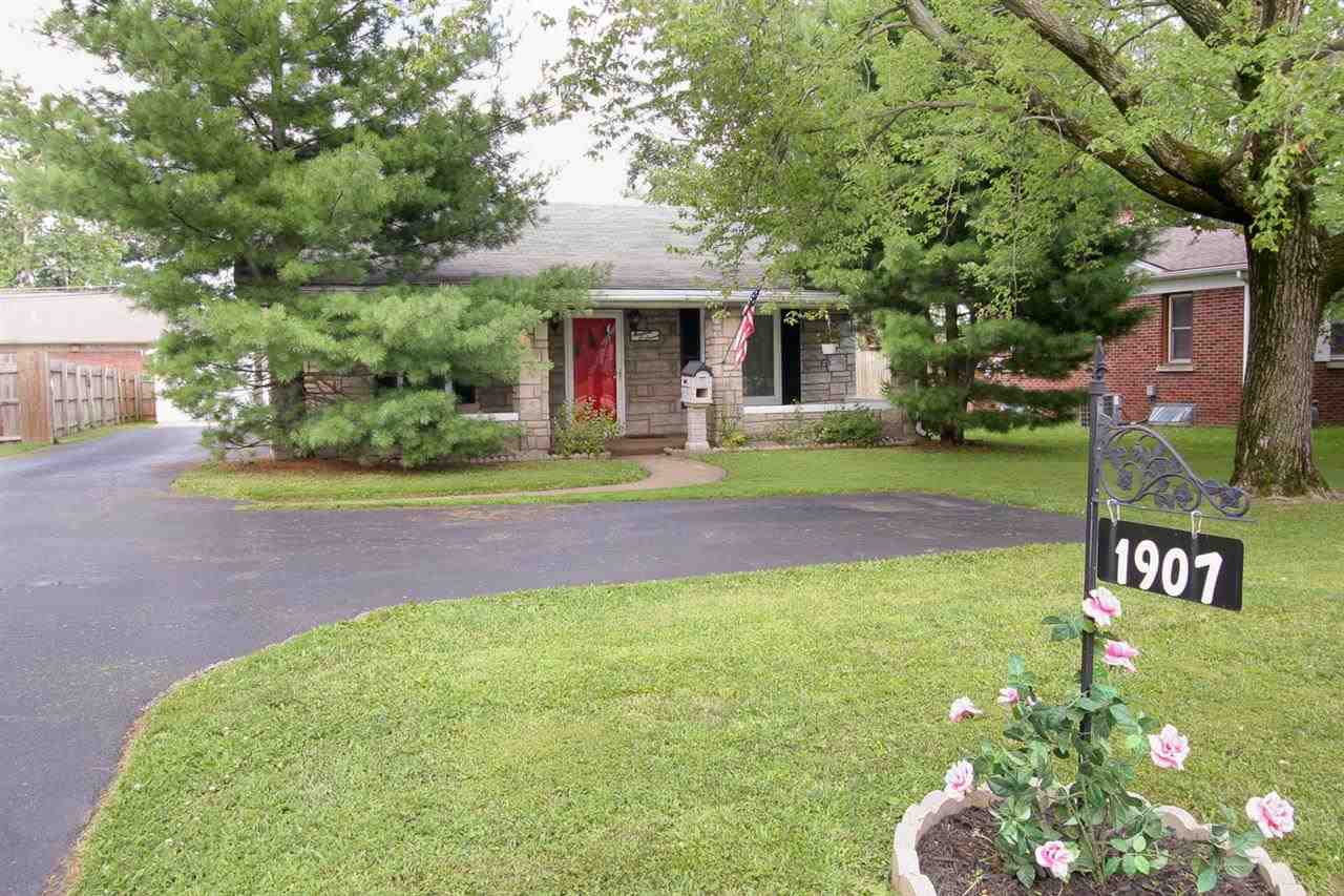 1907 N Weinbach Ave, Evansville, IN 47711 photo 1