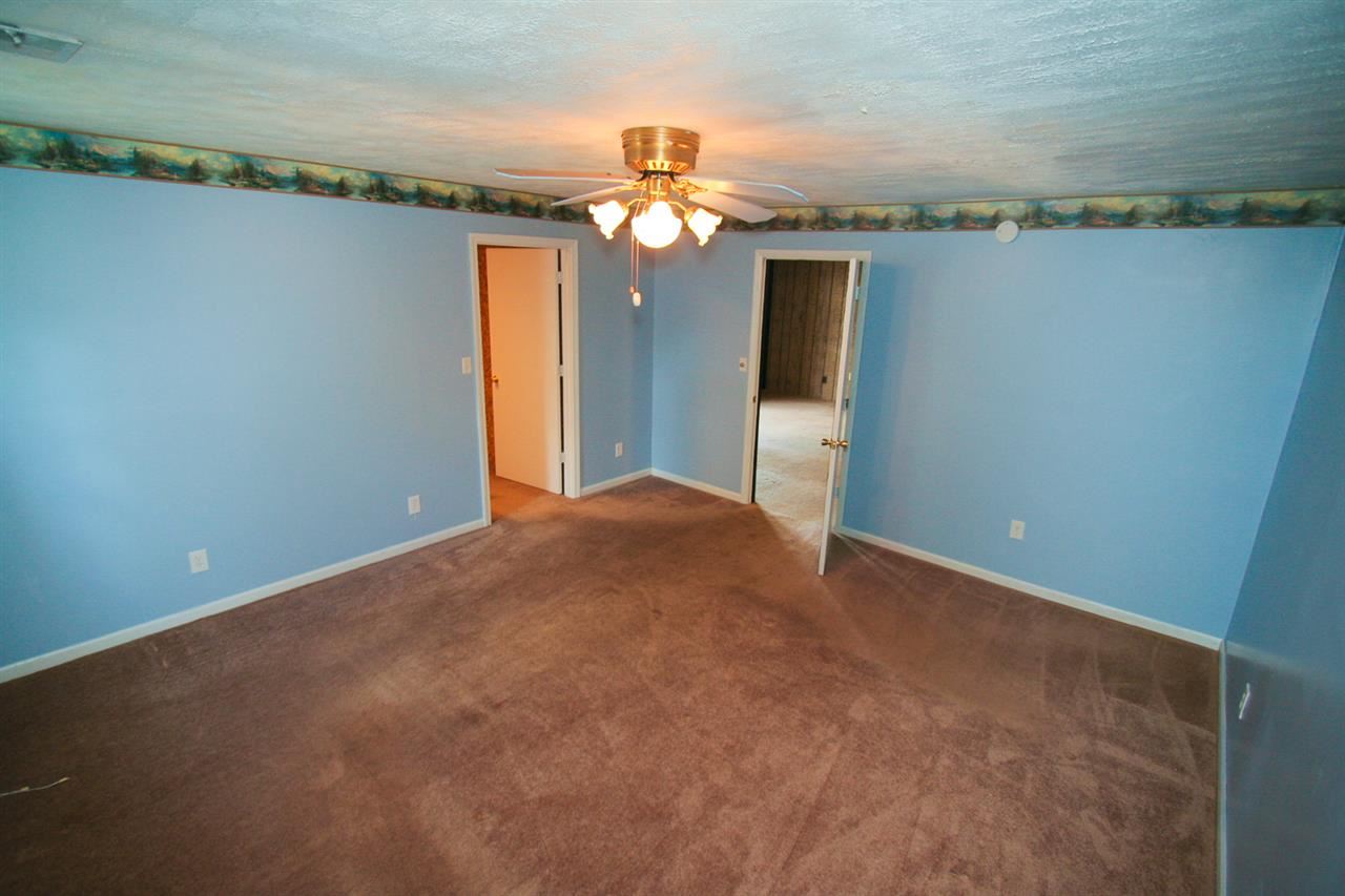 1907 N Weinbach Ave, Evansville, IN 47711 photo 10