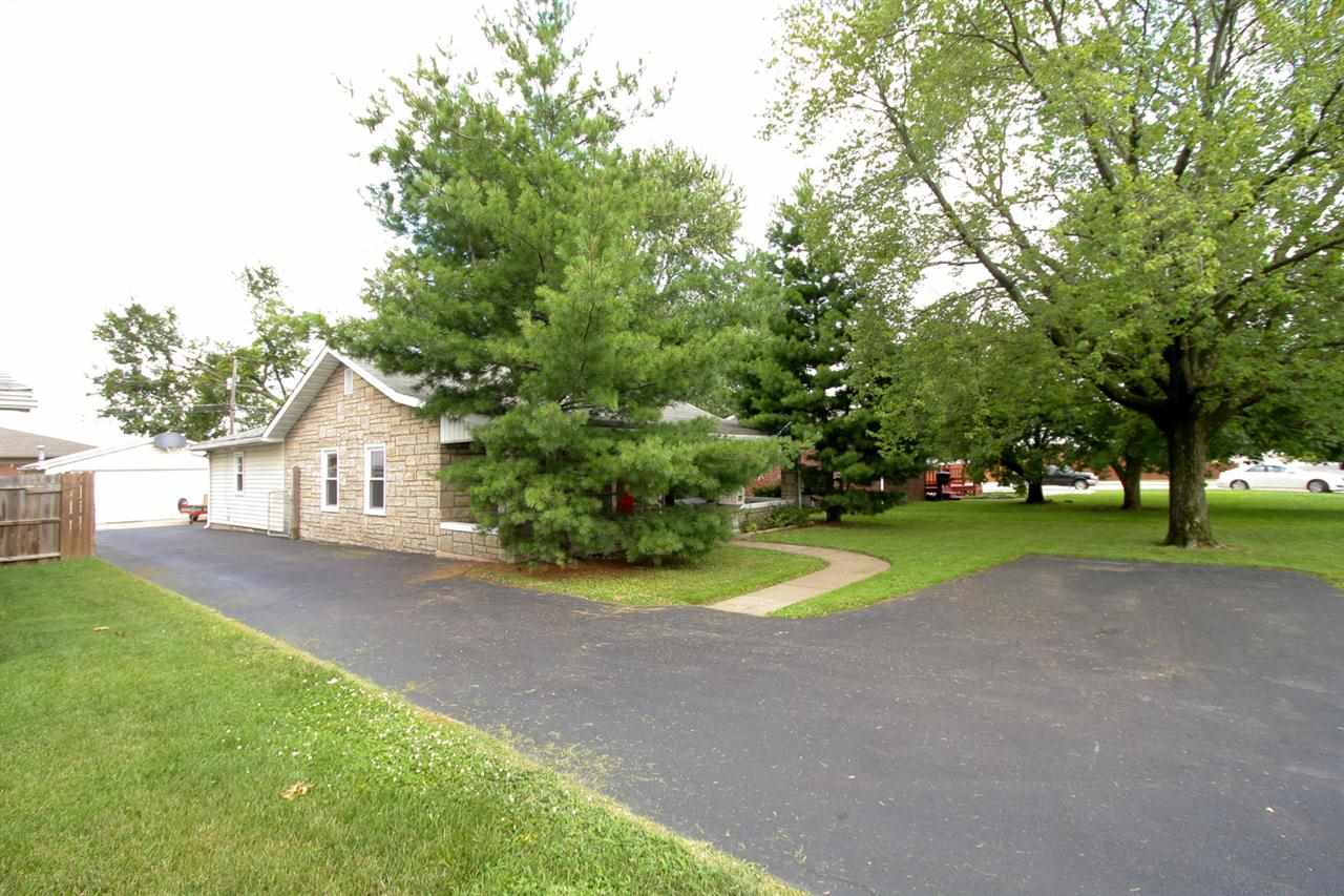 1907 N Weinbach Ave, Evansville, IN 47711 photo 17