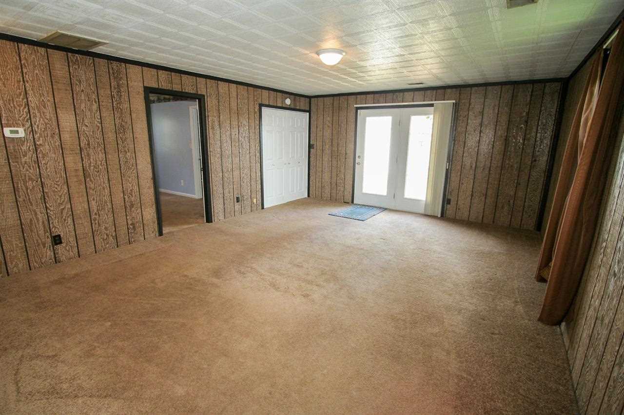1907 N Weinbach Ave, Evansville, IN 47711 photo 9