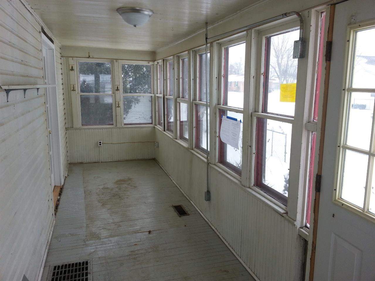 815 Oak St, Mishawaka, IN 46545 photo 9