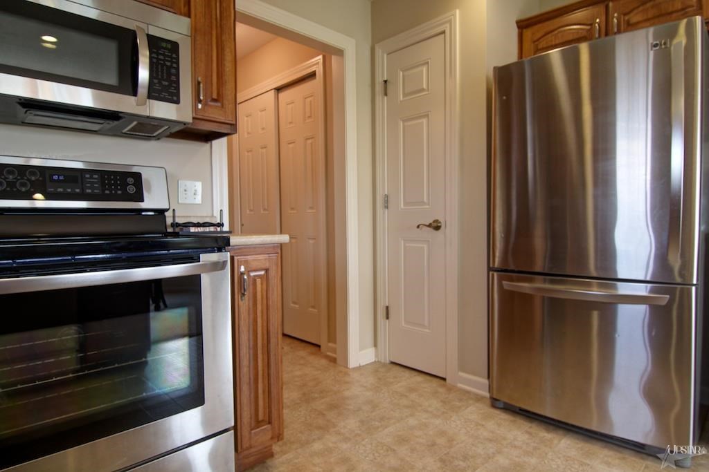 7831 Bowlander Way, Fort Wayne, IN 46835 photo 11