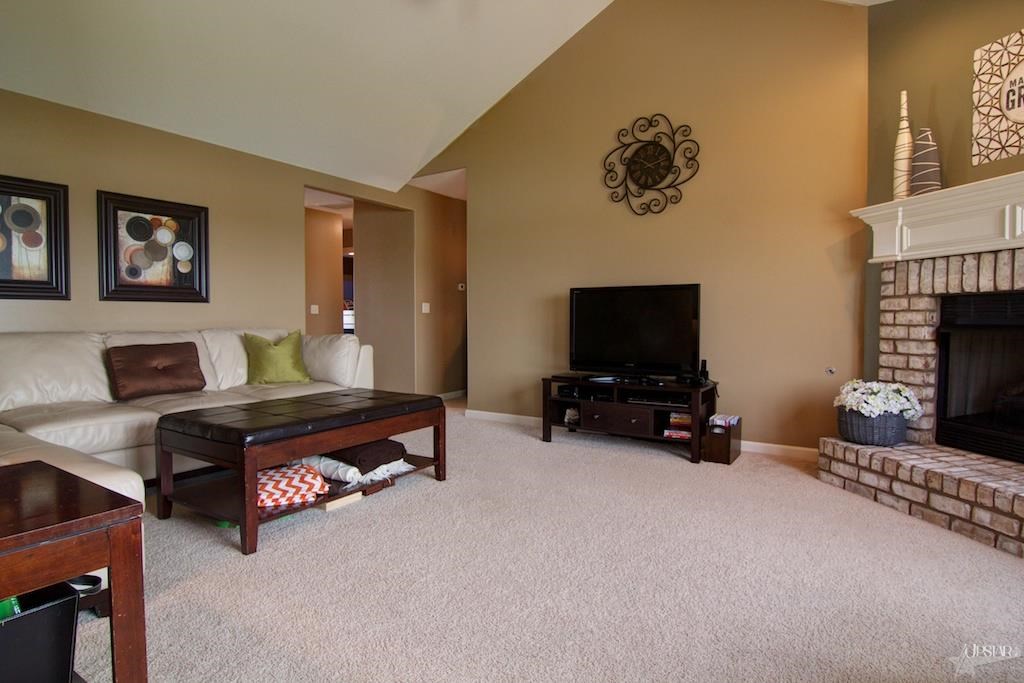 7831 Bowlander Way, Fort Wayne, IN 46835 photo 4