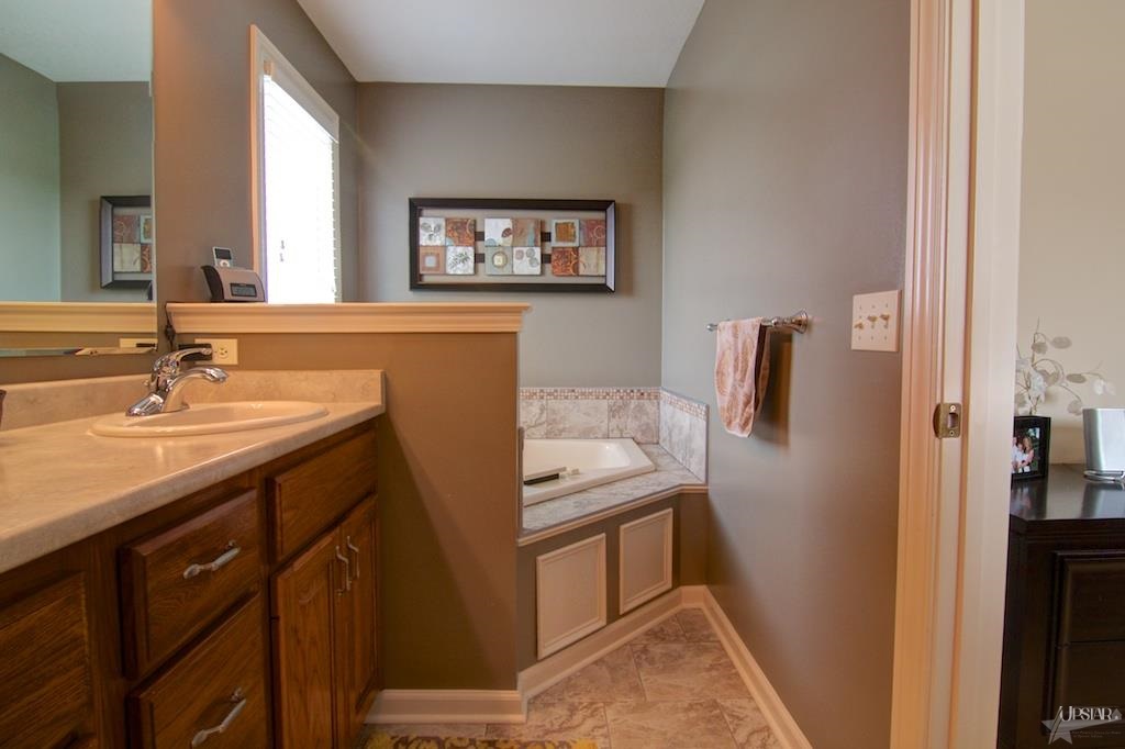 7831 Bowlander Way, Fort Wayne, IN 46835 photo 18