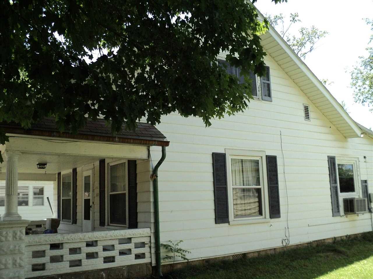 110 N Arch St, Monon, IN 47959 photo 2