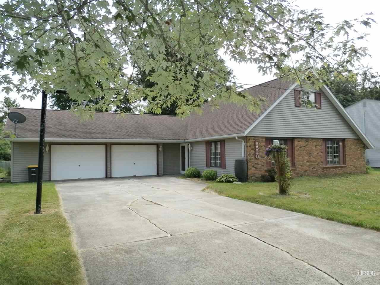 6520 Velmar Dr, Fort Wayne, IN 46835 photo 1