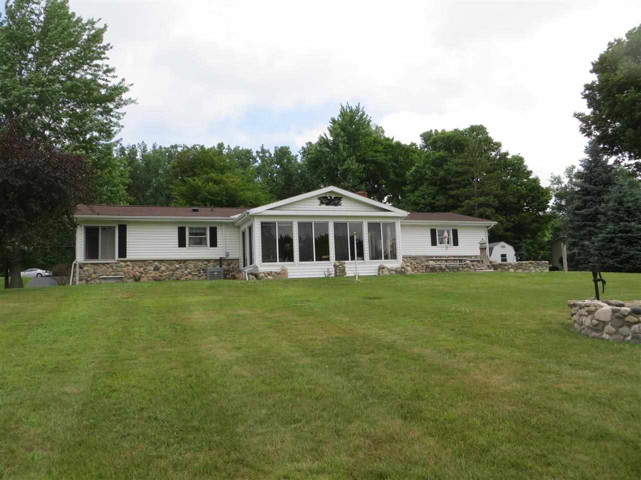 606 N Shore Dr, Kendallville, IN 46755 photo 3