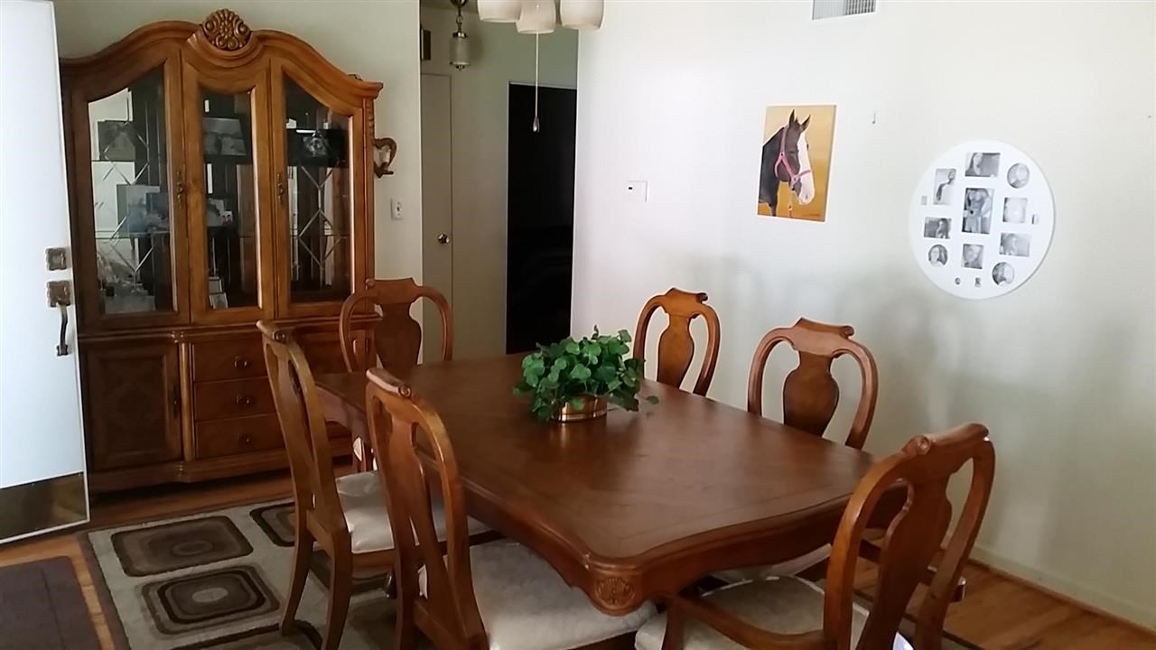 1300 S Saint James Blvd, Evansville, IN 47714 photo 6