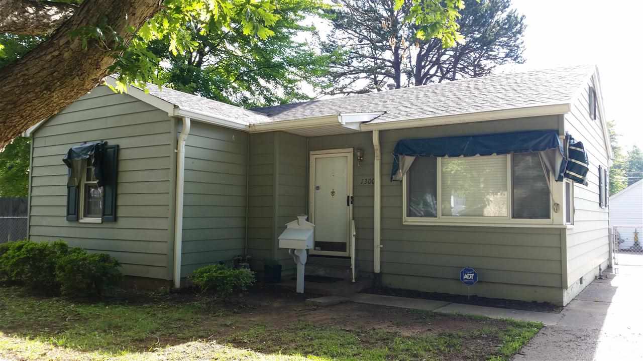 1300 S Saint James Blvd, Evansville, IN 47714 photo 1