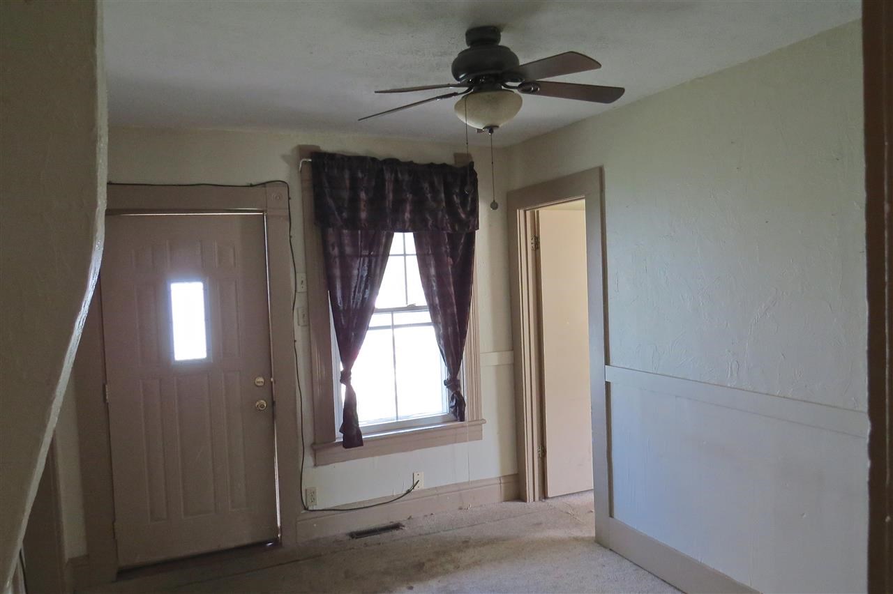 254 W Armstrong St, Frankfort, IN 46041 photo 9