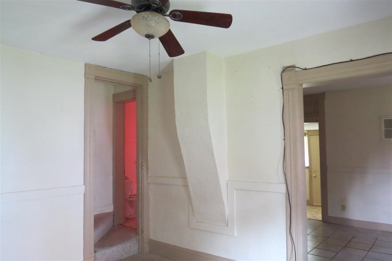 254 W Armstrong St, Frankfort, IN 46041 photo 8