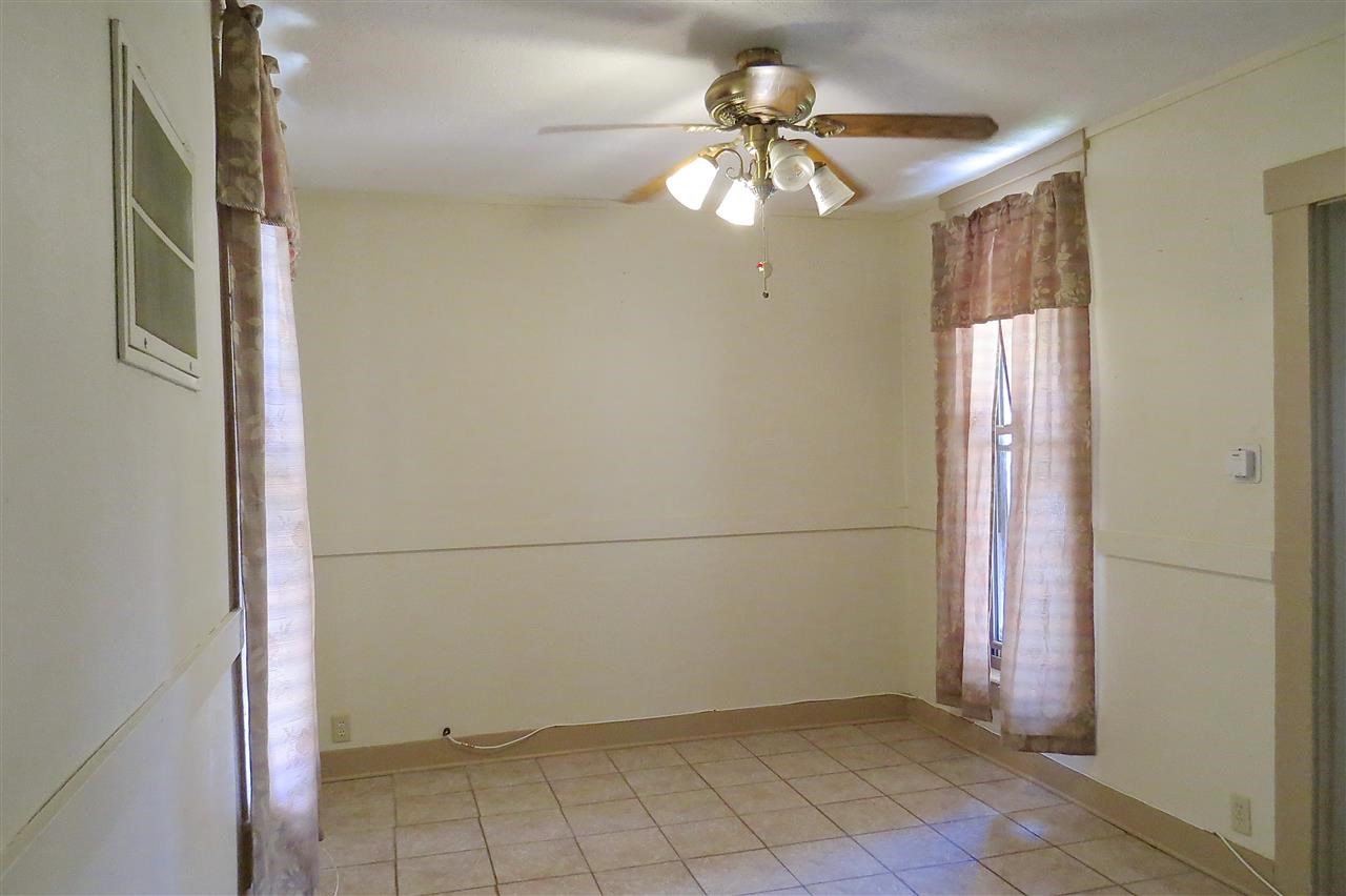 254 W Armstrong St, Frankfort, IN 46041 photo 4