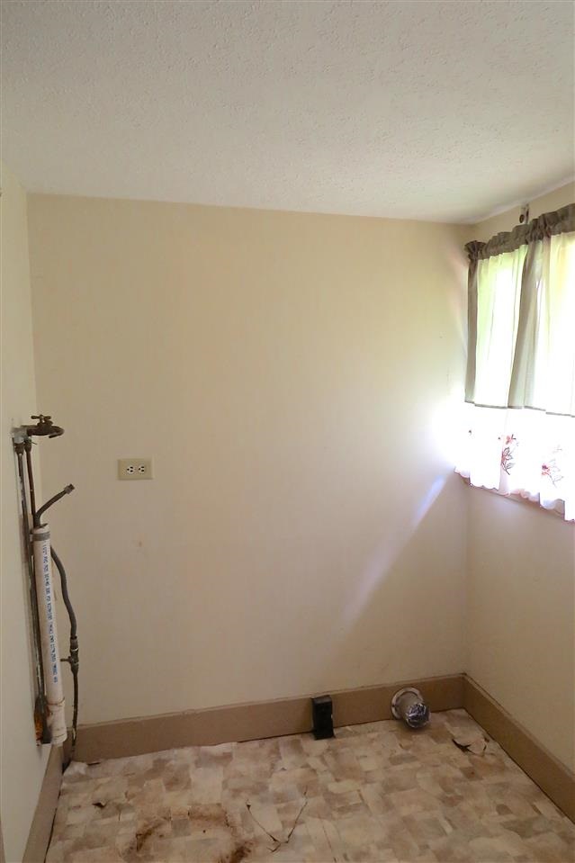 254 W Armstrong St, Frankfort, IN 46041 photo 7