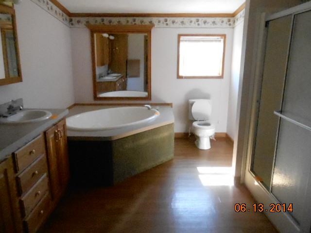 826 N Plum St, Albany, IN 47320 photo 3