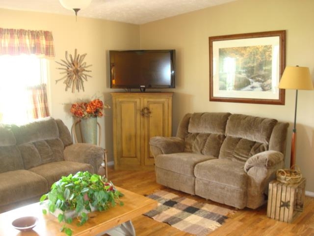 408 W Albion St, Avilla, IN 46710 photo 9