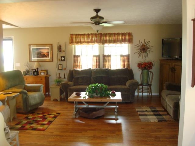 408 W Albion St, Avilla, IN 46710 photo 8