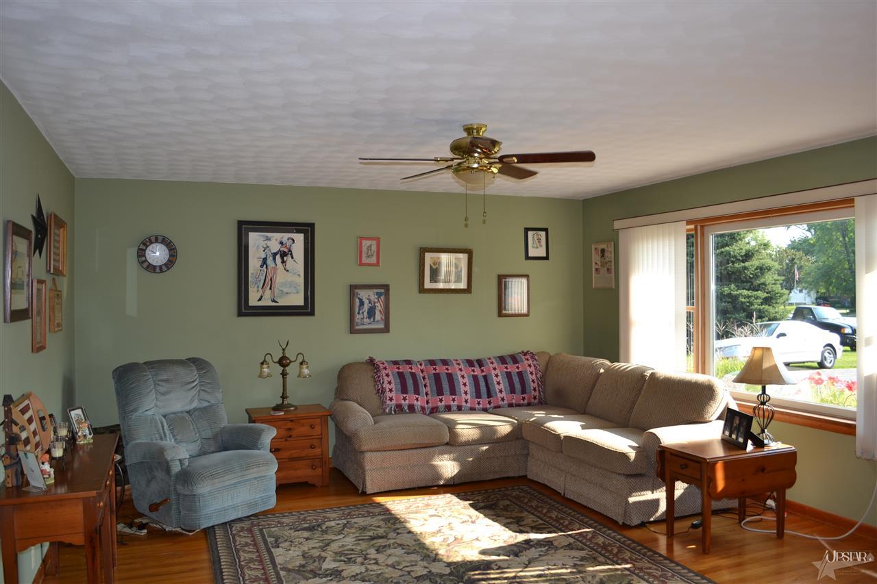 745 N Clark St, Markle, IN 46770 photo 2