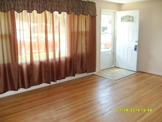 444 Village Ln, Elkhart, IN 46517 photo 2