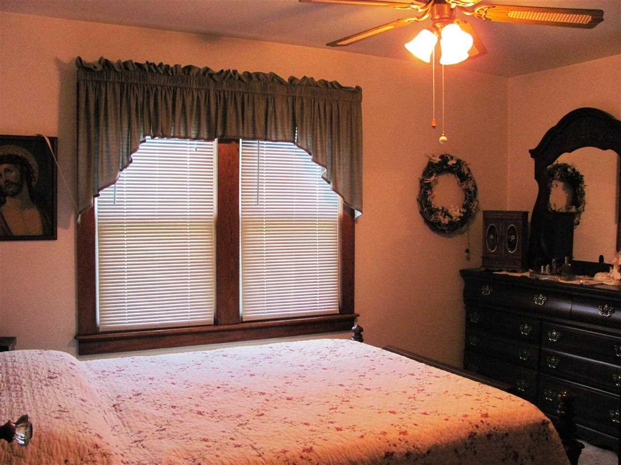 60 S Eickhoff Rd, Evansville, IN 47712 photo 8