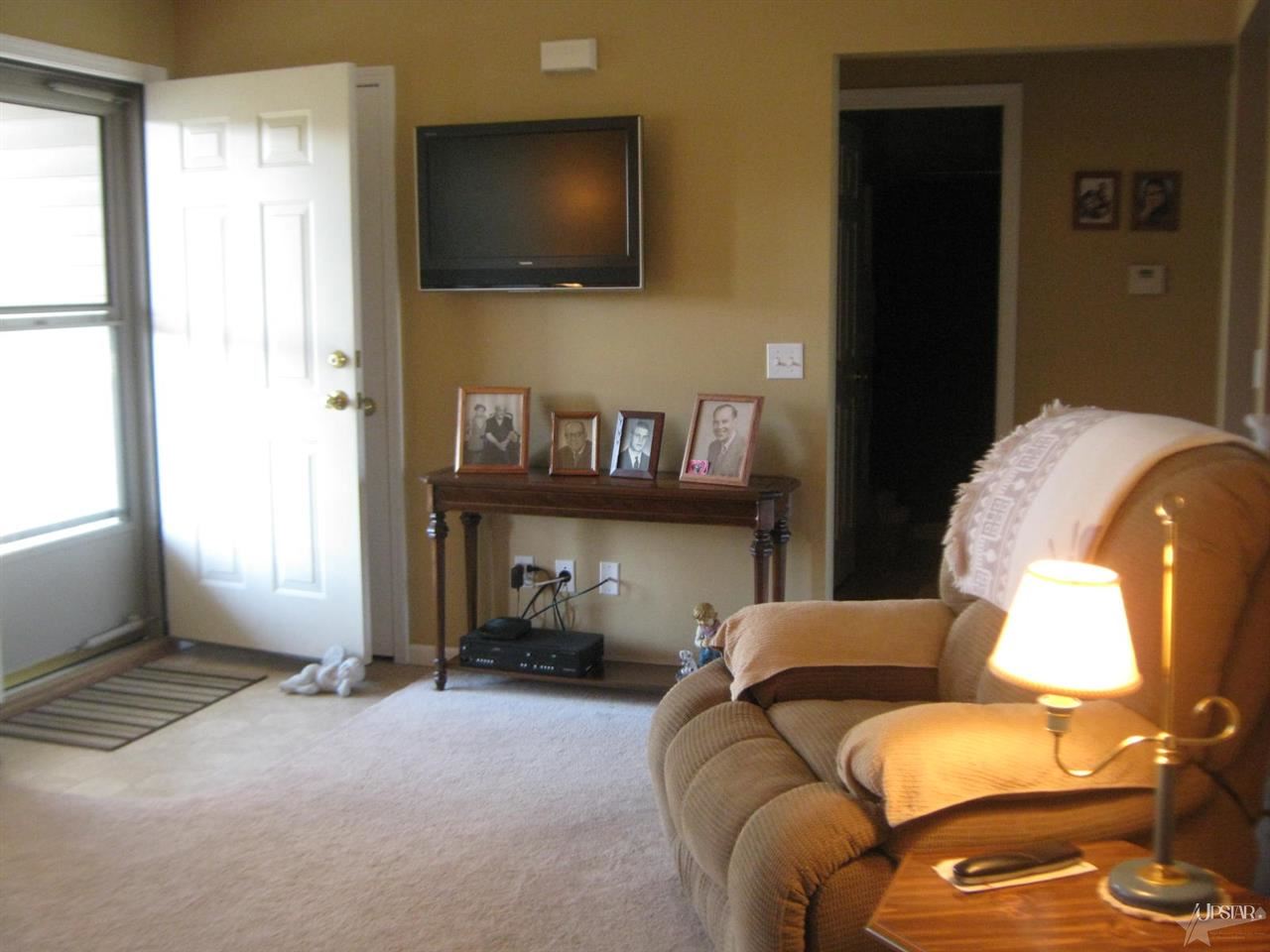 608 Wheatridge Ct, Ossian, IN 46777 photo 3