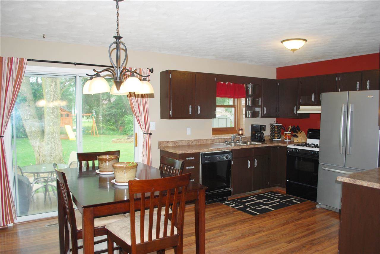 30193 Evergreen Ct, Elkhart, IN 46514 photo 8