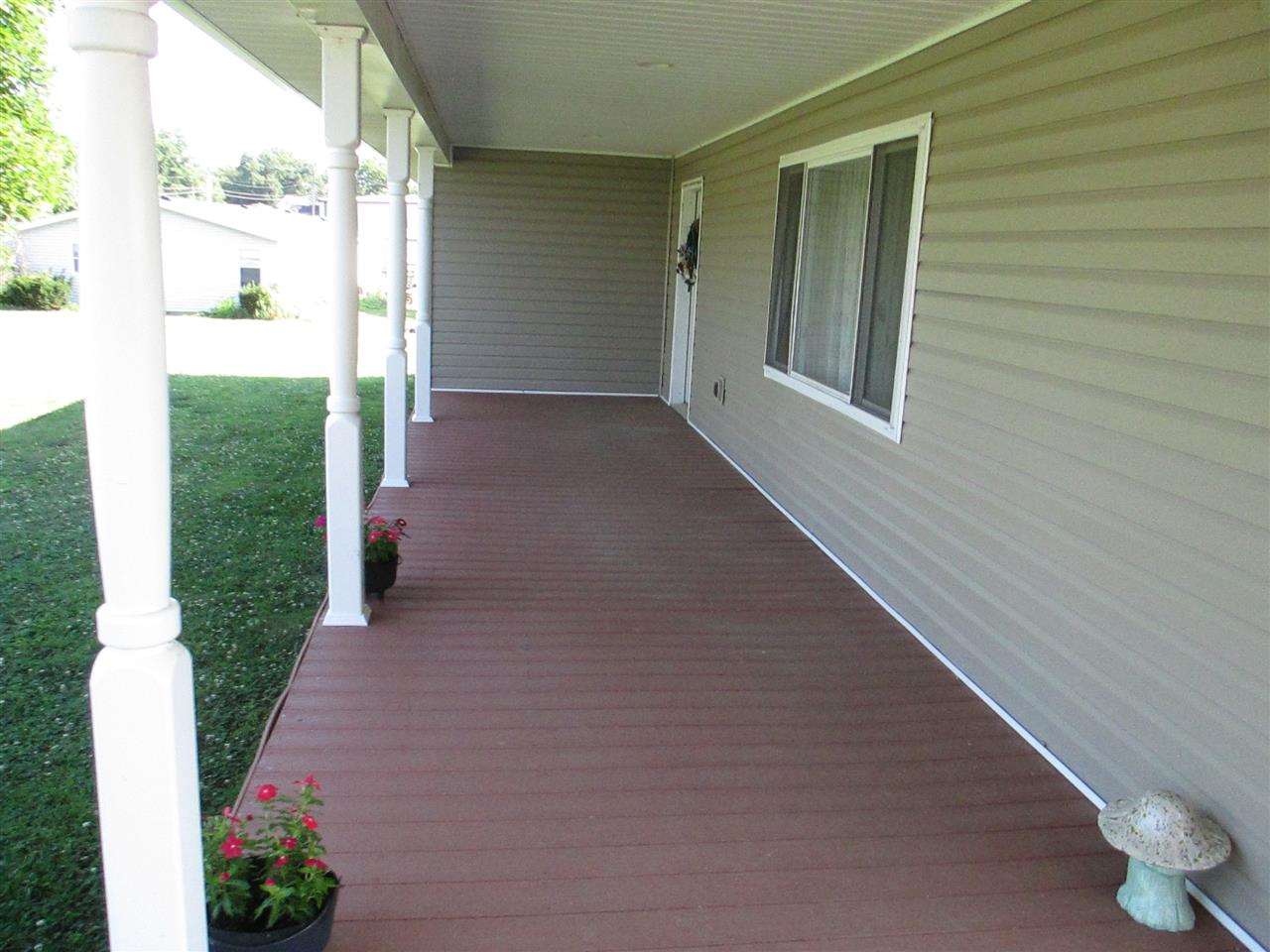 272 S Cale St, Poseyville, IN 47633 photo 4